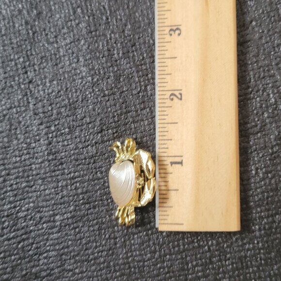 Gold-Tone Crab Brooch With Faux Pearl Shell - Picture 4 of 4